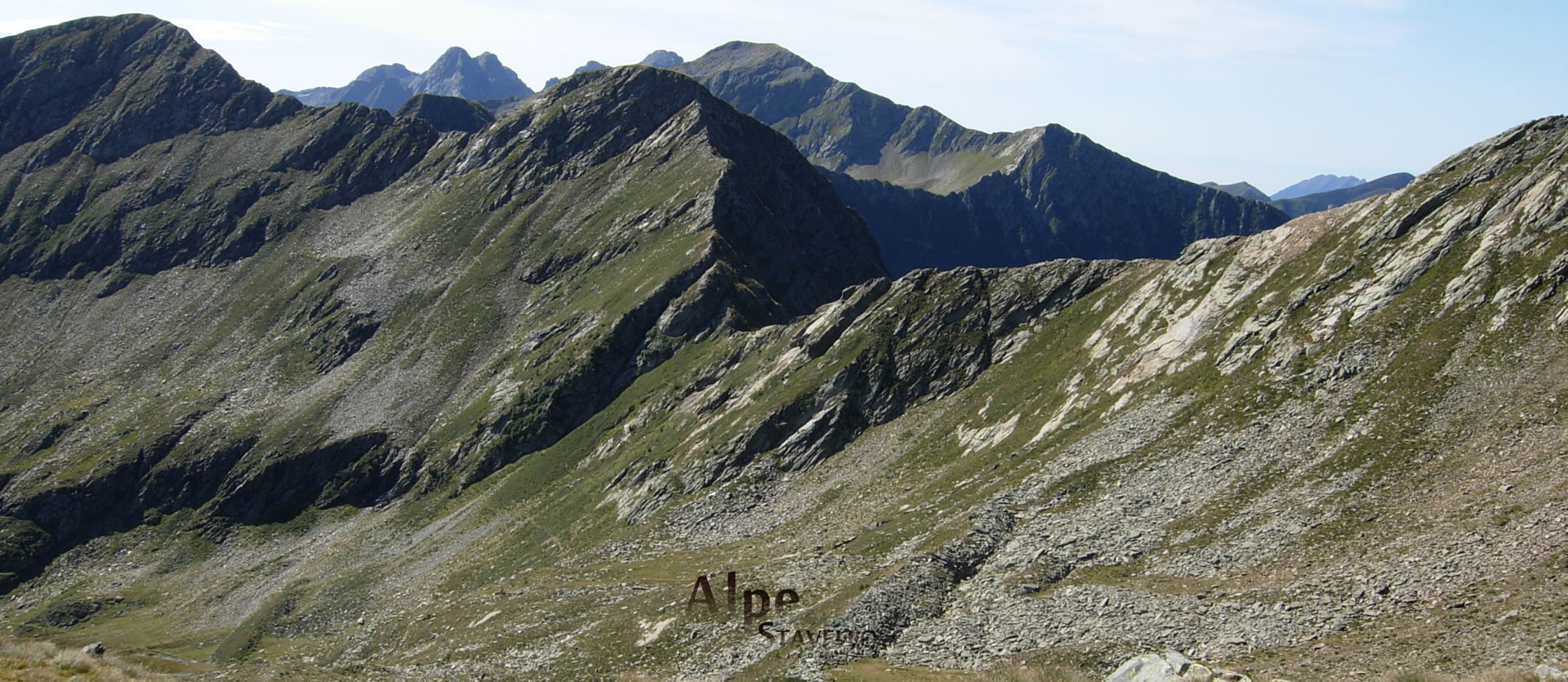 L'alpeggio e il territorio Alpe Stavello - Azienda agricola Alpe Stavello - Rifugio Valgerola