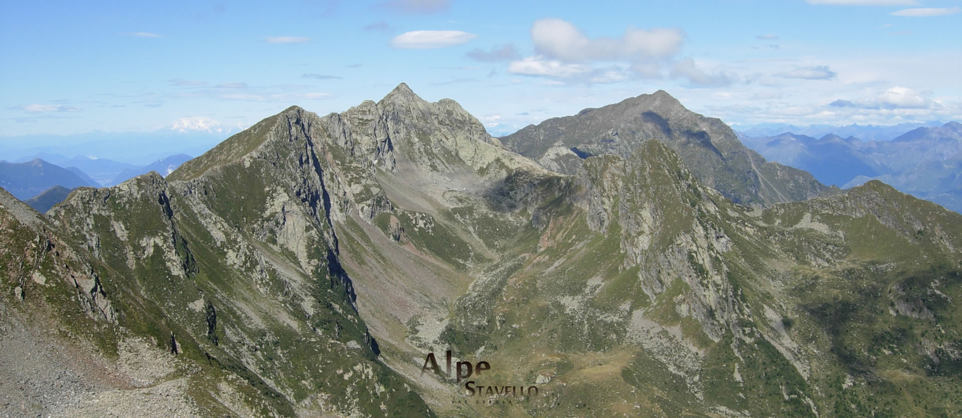 L'alpeggio e il territorio Alpe Stavello - Azienda agricola Alpe Stavello - Rifugio Valgerola