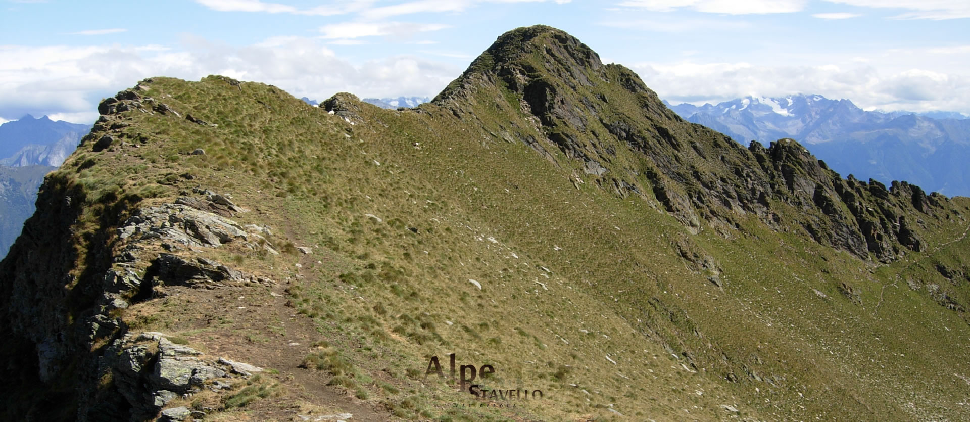 L'alpeggio e il territorio Alpe Stavello - Azienda agricola Alpe Stavello - Rifugio Valgerola