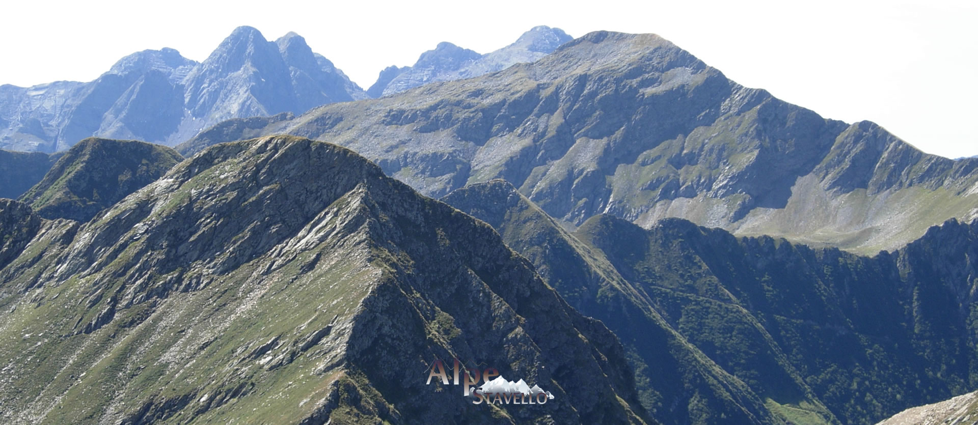 L'alpeggio e il territorio Alpe Stavello - Azienda agricola Alpe Stavello - Rifugio Valgerola