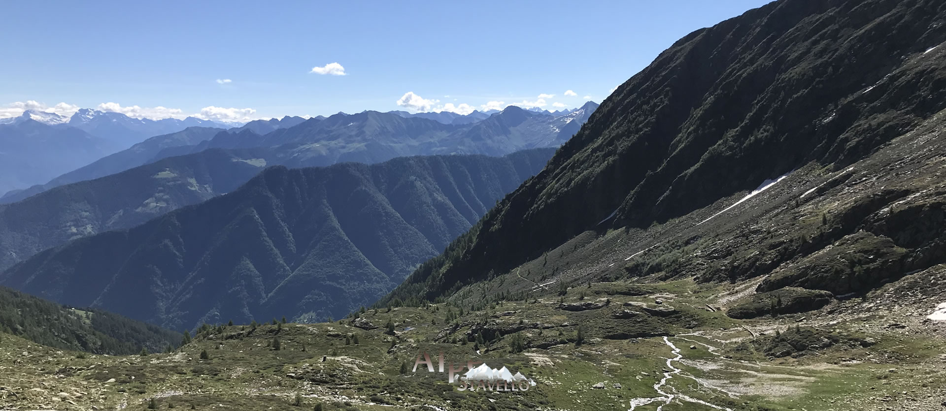 L'alpeggio e il territorio Alpe Stavello - Azienda agricola Alpe Stavello - Rifugio Valgerola