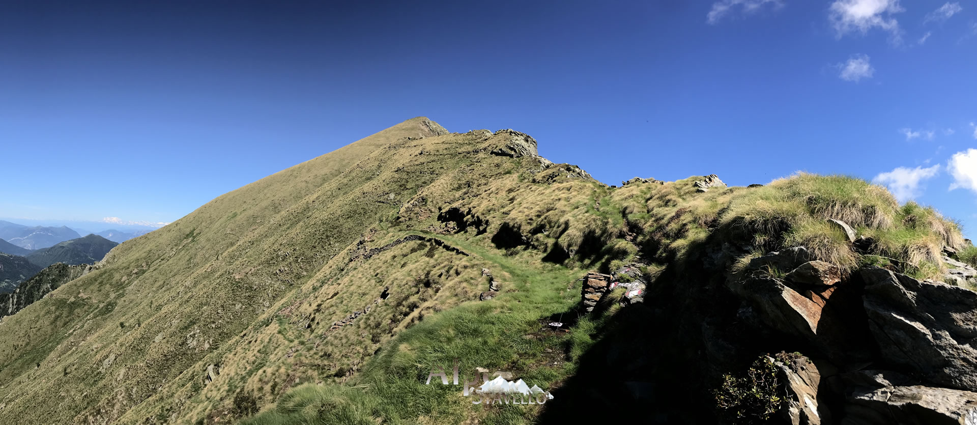 L'alpeggio e il territorio Alpe Stavello - Azienda agricola Alpe Stavello - Rifugio Valgerola